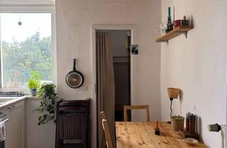 Wohnung mieten in Harriesstraße 19, 24114 Südfriedhof, WG-geeignete 3-Zimmer-Wohnung mit Balkon in Kiel