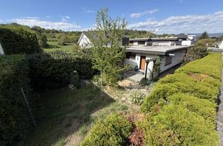 Haus kaufen in Im Herrengarten, 55263 Wackernheim, Bungalow mit Potenzial