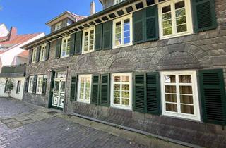 Haus kaufen in 32130 Enger, Denkmalgeschütztes Schieferhaus mit Gewerbeeinheit im Herzen von Enger