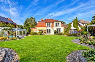 Villa kaufen in 16766 Kremmen, Exklusive Architektenvilla vor den Toren Berlins. Mit großzügigem Garten und überdachter Pool.