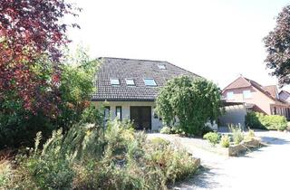 Haus kaufen in 49661 Cloppenburg, Teilmodernisiertes, familiengerechtes Wohnhaus mit Einliegerwohnung, Carport und großem Garten