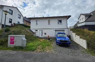 Haus kaufen in 53773 Hennef, Hennef (Sieg) - Massivbau Bungalow mit Tiefgarage, Keller und viel Platz