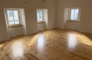Wohnung mieten in 35578 Wetzlar, Erstbezug nach Kernsanierung: 3-Zimmer-Altbauwohnung mit ca. 100 m² direkt am Wetzlarer Domplatz
