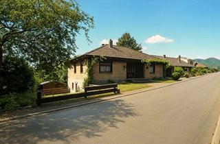 Haus kaufen in 76857 Albersweiler, Bungalow mit Einliegerwohnung – Wohnen mit viel Platz und Garten