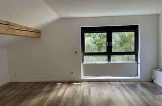 Wohnung mieten in Am Waldhang 24, 51645 Gummersbach, Wohnen mit Charakter: 3-Zimmer-Dachgeschosswohnung in Gummersbach
