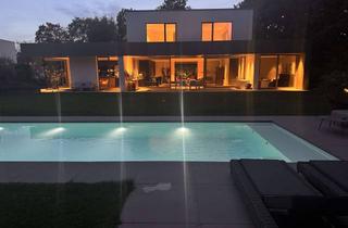 Villa kaufen in 40670 Meerbusch, Leben in der Natur und im Luxus: Neubau-Architektenvilla mit Pool am Strümper Berg – provisionsfrei