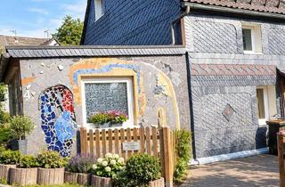 Doppelhaushälfte kaufen in 51580 Reichshof, Reichshof - Individuelles Fachwerkhaus im Grünen