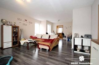 Wohnung kaufen in 63811 Stockstadt, BERK Immobilien - Gepflegte 2-Zimmer-ETW in toller Lage mit EBK, großem Balkon & PKW-Stellplatz