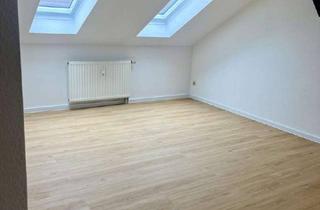 Wohnung mieten in 06112 Halle, wunderschöne 3 Zimmer Altbau Mietwohnung Halle Medizinerviertel renoviert DG