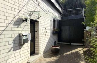 Wohnung mieten in 51375 Schlebusch, Modernisierte 3-Zimmer-Maisonette mit Dachterrasse und Einbauküche in der Waldsiedlung!