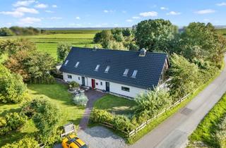 Haus kaufen in 25836 Vollerwiek, Wo der Deich den Horizont trifft – Saniertes Doppelhaus | Großer Garten und Sonne von früh bis spät