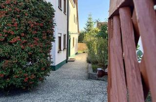 Doppelhaushälfte kaufen in 90513 Zirndorf, Modernisierte Doppelhaushälfte mit Garten - 100 m² Wohnfläche, Garage in Zirndorf