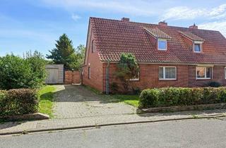Doppelhaushälfte kaufen in 23909 Ratzeburg, Doppelhaushälfte mit großzügigem Garten, Garage und Stallgebäude