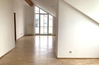 Wohnung kaufen in Untere Mangfallstr. 7 b, 83059 Kolbermoor, Helle 2 Zimmer-Dachgeschosswohnung mit Balkon in Kolbermoor