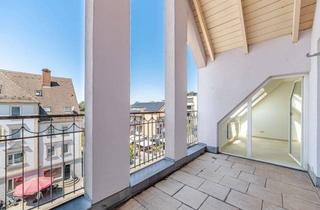 Wohnung kaufen in 86368 Gersthofen, Gepflegte 2-Zimmer-Dachgeschosswohnung mit Balkon und Tiefgaragenstellplatz in Gersthofen