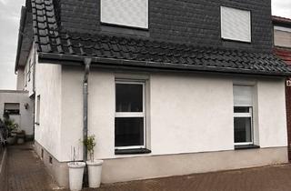 Haus mieten in Mutzerather Weg 24, 50767 Heimersdorf, 4-Zimmer-Haus mit 120 m² in Köln Heimersdorf