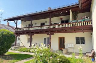 Wohnung kaufen in Austraße, 83071 Stephanskirchen, Freigestellte Wohnung mit TG-Platz:Renovierungsbedürftige 2-Zimmer Erdgeschosswohnung am Schloßberg