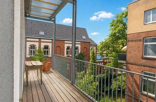 Wohnung kaufen in 40477 Düsseldorf, Traumhafte, sanierte Altbauwohnung mit großer Balkonterrasse und flexibler Raumaufteilung
