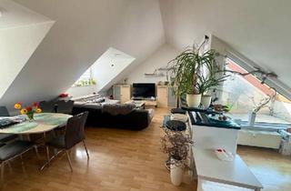Wohnung kaufen in 99089 Erfurt, Erfurt - Grozügige 4-Zimmer-Dachgeschosswohnung in grüner Umgebung