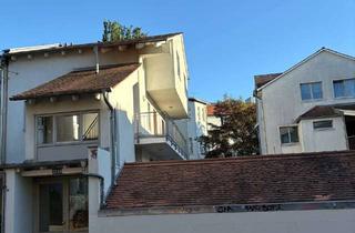 Wohnung kaufen in 06114 Halle, Großzügige Maisonettewohnung mit Dachterrasse, Balkon, 2 Bädern & Stellplatz im Mühlwegviertel!