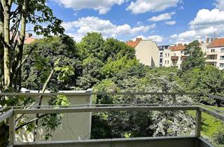 Wohnung kaufen in 12459 Oberschöneweide, Bezugsfrei & provisionsfrei: 1 Zimmer mit Balkon und separater Küche