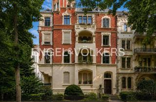 Wohnung kaufen in 65197 Wiesbaden, Stilvolle Altbau-Wohnung mit Blick über die Dächer Wiesbadens