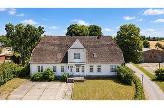 Haus kaufen in Am Gutshof, 18196 Dummerstorf, Historisches Gutshaus auf ca. 12.000 m² Grundstück mit Entwicklungspotenzial nahe Rostock