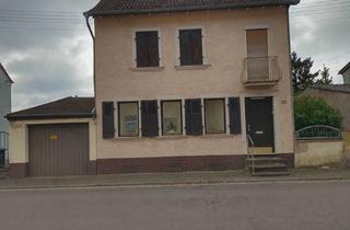 Einfamilienhaus kaufen in 66557 Illingen, Provisionsfrei: Freistehendes Einfamilienhaus mit Garten in Illingen-Zentrum