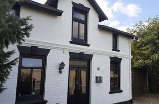 Haus kaufen in Dorfstraße 28, 25761 Warwerort, Historisches Haus mit Charme in Feldrandlage bei Büsum!
