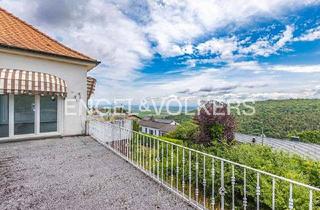 Villa kaufen in 67271 Battenberg, Panoramablick: Großzügige Villa mit viel Potential in ruhiger Lage!