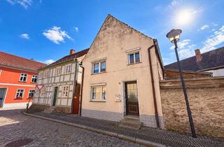 Haus kaufen in 39615 Werben, Fachwerkhaus mit Hofeinfahrt und Ausbaupotenzial im Herzen von Werben