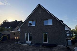 Haus mieten in Wedeler Chaussee 101b, 25436 Moorrege, Erstbezug! Hochwertige Doppelhaushälfte mit PV-Anlage, Speicher & moderner Ausstattung