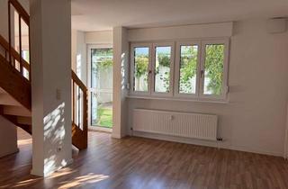 Haus mieten in Robert-Bosch-Str., 90552 Röthenbach, Anmietung nur mit Wohnberechtigungsschein möglich! Reihenhaus mit kleinem Garten ideal für Familien