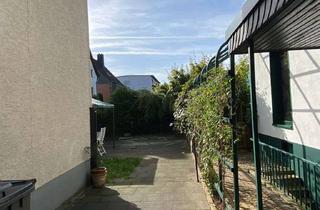 Anlageobjekt in Franz-Kail-Straße 30/32, 51375 Schlebusch, Zwei Mehrfamilienhäuser als Eckhaus auf einem Grundstück