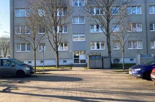 Wohnung mieten in Rudolf-Tarnow-Str. 52, 19230 Hagenow, Noch zu haben! Unrenovierte 2-Raumwohnung mit Einbauküche und Balkon