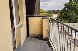 Wohnung mieten in Hülsmannstraße, 45355 Borbeck-Mitte, Borbeck-Mitte. Direkt auf der Einkaufsstrasse, gegenüber Krankenhaus. Mit Balkon.