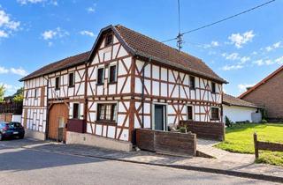 Bauernhaus kaufen in 53501 Grafschaft, ** Historischer Fachwerk-Bauernhof mit großem Sanierungspotenzial in Grafschaft-Beller **