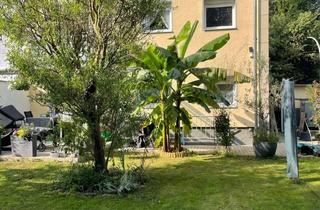 Haus kaufen in 50226 Frechen, Zweifamilienhaus mit Garten und Balkon- attraktive Immobilie für Eigennutzer und Kapitalanleger