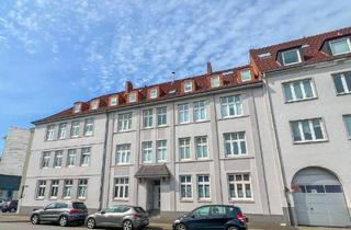 Wohnung kaufen in 26384 Heppens, Direkt am beleibten Villenviertel !Modernisierungsbedürftige Eigentumswohnung in WHV!