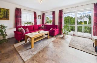 Wohnung kaufen in 78727 Oberndorf, Modernisierte 3-Zimmer-Wohnung mit Balkon und Garage