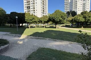 Wohnung kaufen in Friedrich-Ebert-Straße 26, 93051 Großprüfening-Dechbetten-Königswiesen, Eigentumswohnung in Regensburg, Barrierefrei, Gartenanteil, 2 Stellplätze + Tiefgargenstellplatz