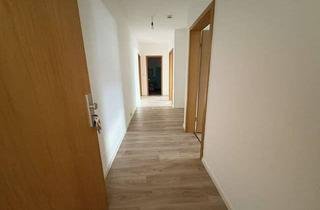 Wohnung mieten in Erhartingerstraße 34, 84513 Töging, Dreizimmerwohnung mit Balkon zu vermieten
