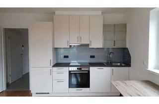 Wohnung mieten in Schmiedestraße 10, 29221 Celle, Schöne 3-Zimmer-Wohnung mit zwei Balkonen und maßgefertigter Küche