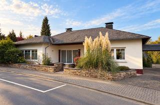 Haus kaufen in Am Schießberg 22, 35745 Herborn, Ein- bis Zweifamilienhaus in bester Wohnlage von Herborn mit unverbaubarem Panoramablick