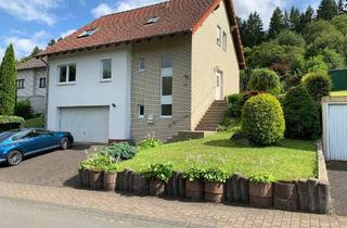 Einfamilienhaus kaufen in 54568 Gerolstein, Großzügiges Einfamilienhaus in Gerolstein am Orts- und Waldrand
