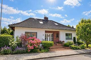 Haus kaufen in 49186 Bad Iburg, Bad Iburg – 175m², 5 Zi, 2 Bäder, Doppelgarage,Pool,Keller,PV-Anl.,Einbauk., 650m² Eigentumsgrdstk.