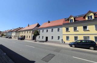 Mehrfamilienhaus kaufen in 92253 Schnaittenbach, Mehrfamilienhaus im Kern von Schnaittenbach mit Erweiterungs-Potential