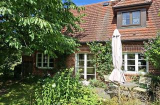 Haus kaufen in 17168 Lelkendorf, Wohnhaus, Gästehaus, Stall und Gartenhäuschen, Bauland auf 3308 m² Grundstück