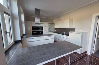 Wohnung mieten in Bahnhofstr. 37, 18299 Laage, frisch renovierte. 3 Zimmer Altbauw GästeWC, Dielen, Terrasse