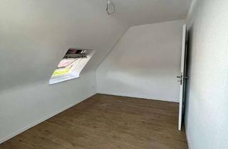 Wohnung mieten in Wilhelm-Von-Ketteler-Straße, 68623 Lampertheim, 3-Zimmer-Dachgeschosswohnung in Lampertheim